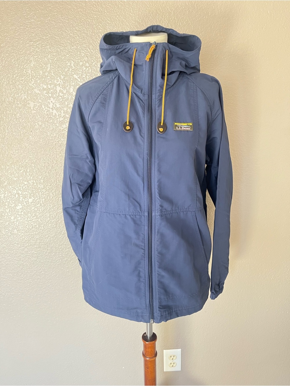L.L. BEAN women’s light weight jacket small